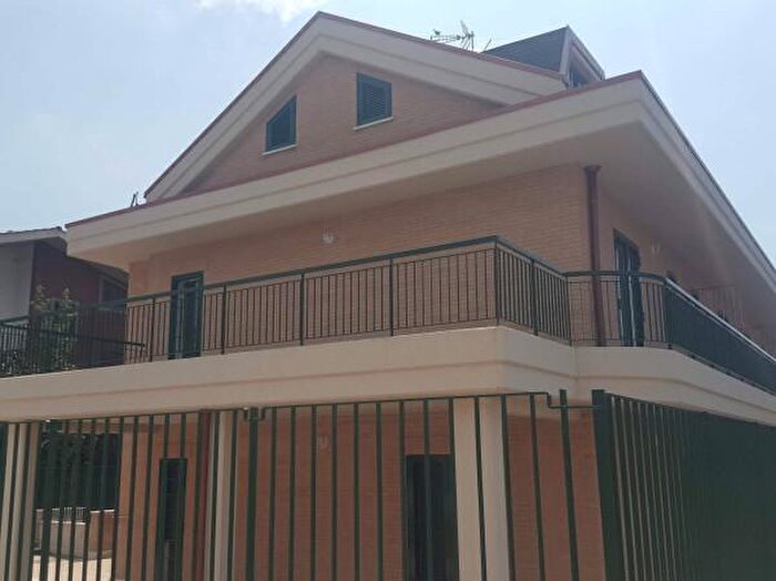 Appartamento quadrilocale in vendita in Via della Marranella di Marino, Roma