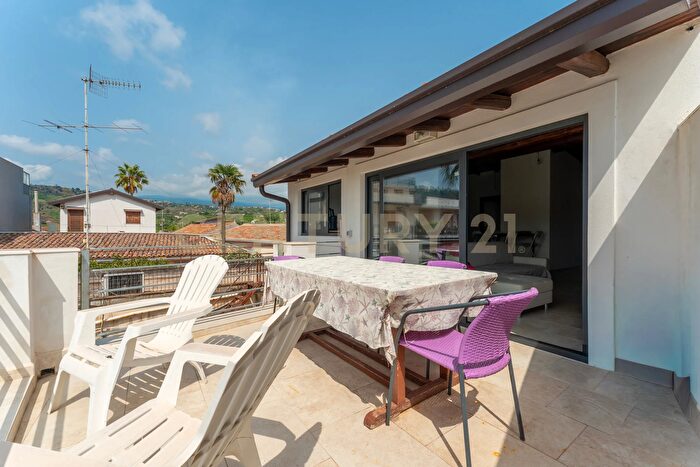 Casa trilocale in vendita in Via Ariazzi, Acireale