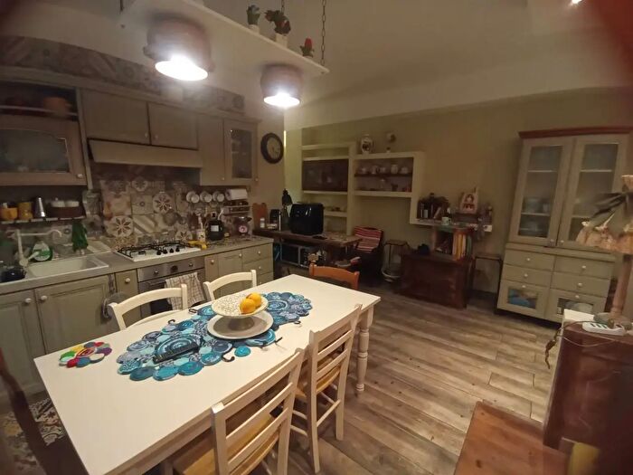 Appartamento trilocale in vendita in Via Emilia, Taranto