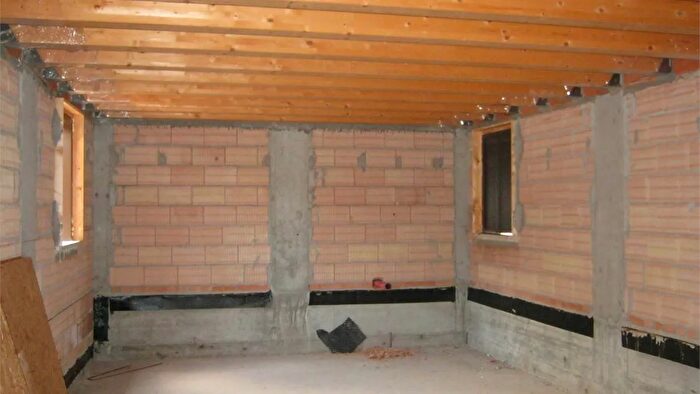 Casa con 9 locali in vendita in Caerano di San Marco Via Piave, Montebelluna