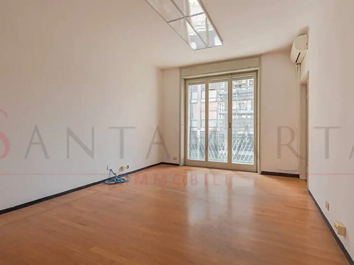 Appartamento trilocale in vendita in Via Giovanni Battista Pirelli, Milano