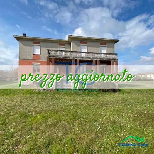 Casa con 17 locali in vendita in Via Roma, Vigolzone