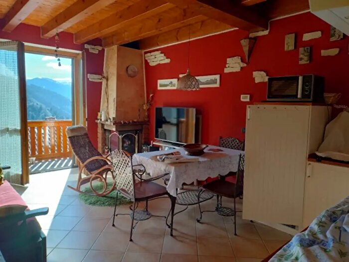 Appartamento trilocale in vendita in Lozio