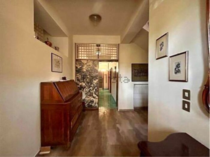 Casa con 6 locali in vendita in Via della Canalina, Reggio Emilia