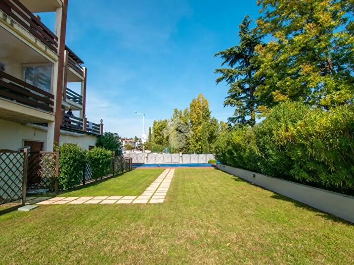 Appartamento trilocale in vendita in Via Taccone, Padenghe Sul Garda