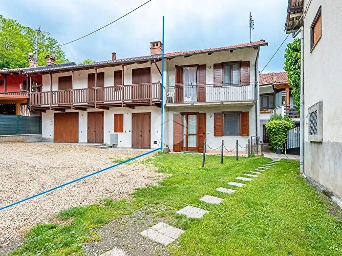 Casa bilocale in vendita in Via Vallo, Varisella