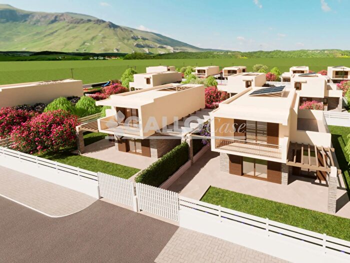 Casa quadrilocale in vendita in Diamante