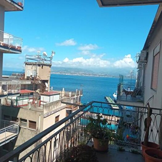 Appartamento con 5 locali in vendita in Via Principessa Mafalda, Messina