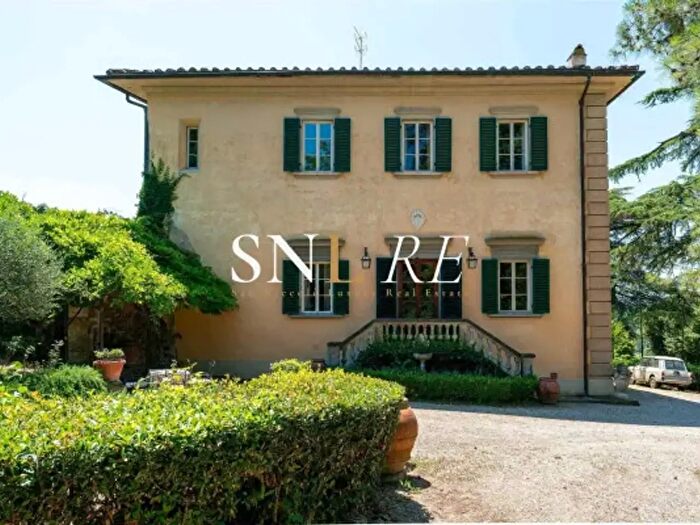 Casa con 6 locali in vendita in Via Ugo Moschi, Firenze