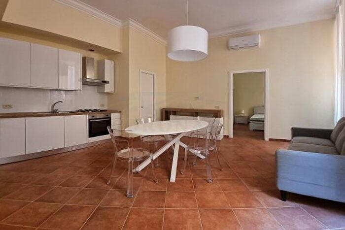 Appartamento trilocale in affitto in Via della Rosetta, Roma