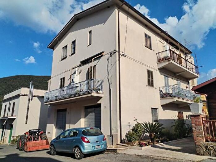 Appartamento trilocale in affitto in Palombara Sabina