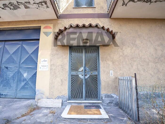 Appartamento con 6 locali in vendita in Via Federico Fellini, Misterbianco