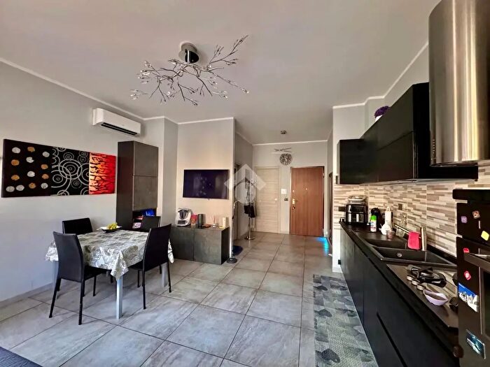 Appartamento trilocale in vendita in Via Volta, Beinasco