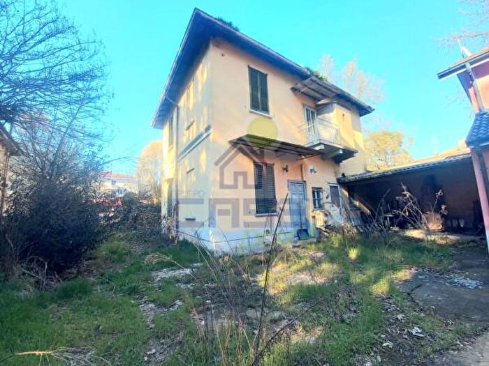 Casa quadrilocale in vendita in Viale Pavia, Lodi