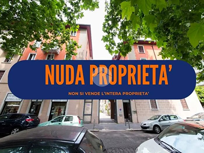 Appartamento trilocale in vendita in Piazza Prealpi, Milano