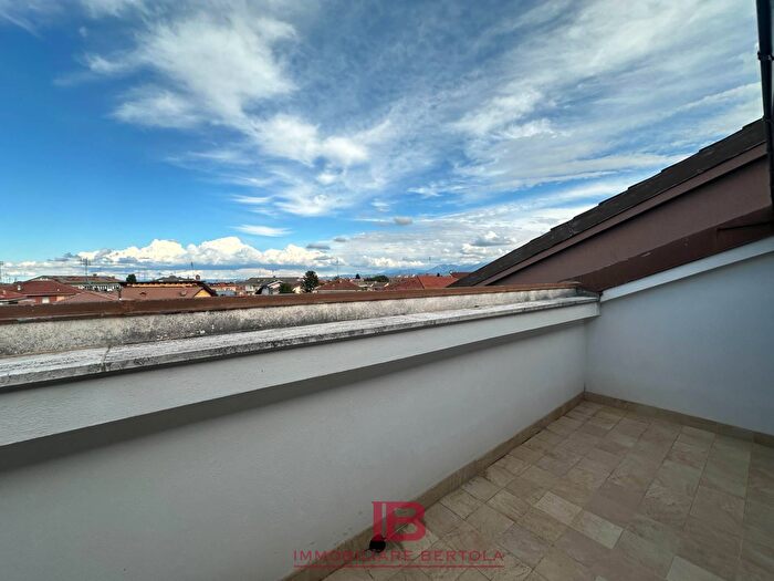 Appartamento trilocale in vendita in Via Prazzo, Cuneo