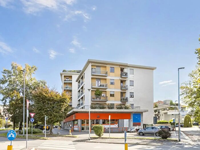 Appartamento trilocale in vendita in Via Carducci, Bergamo