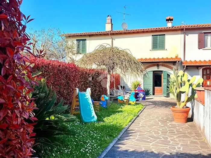 Appartamento quadrilocale in vendita in Via del Casone, Quarrata