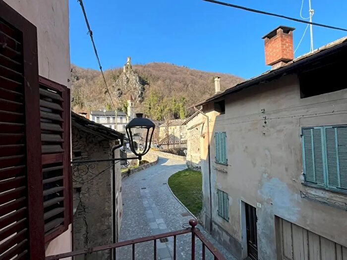 Casa quadrilocale in vendita in Via Castello, Monterosso Grana