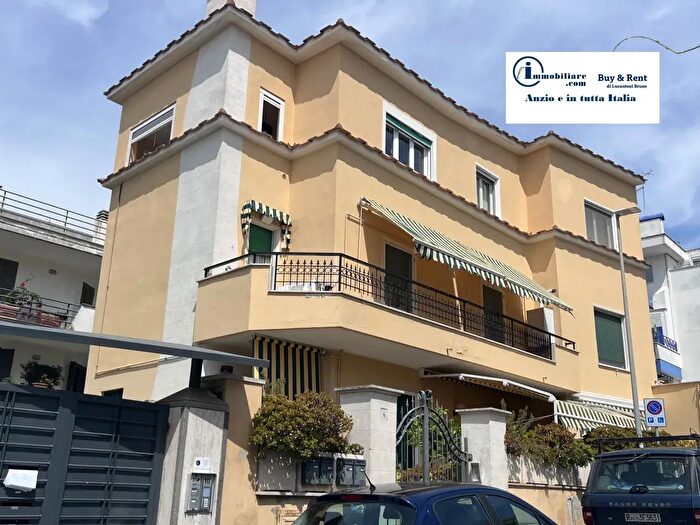 Appartamento trilocale in vendita in Via Derna, Anzio