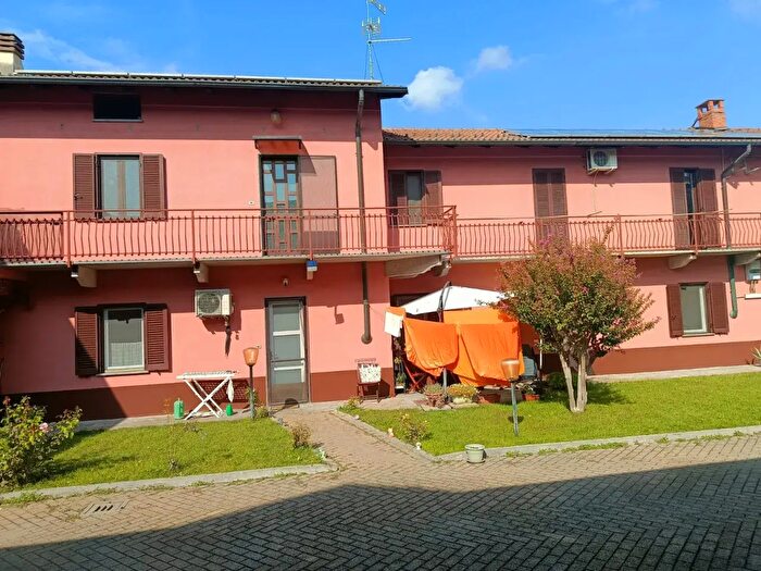 Appartamento trilocale in vendita in Piazza Carlo Alberto, Occimiano
