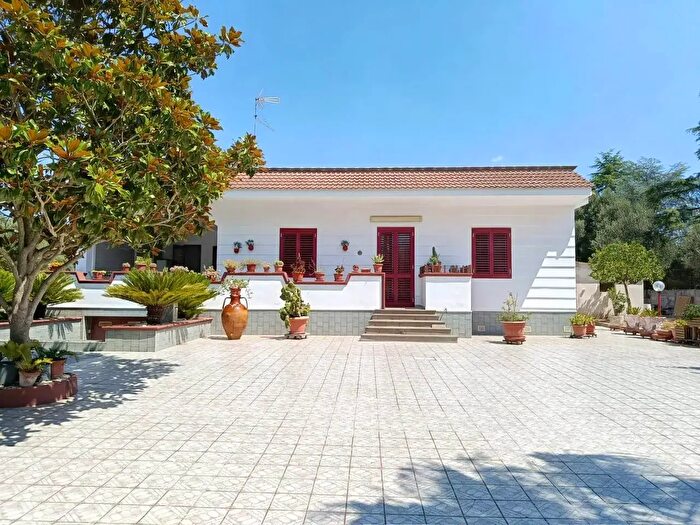 Casa quadrilocale in vendita in Crispiano
