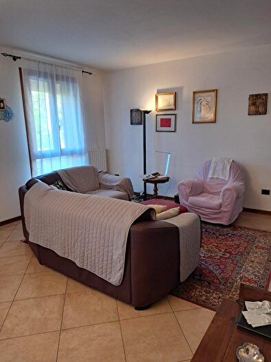 Casa con 7 locali in vendita in Via Volturno, Padova