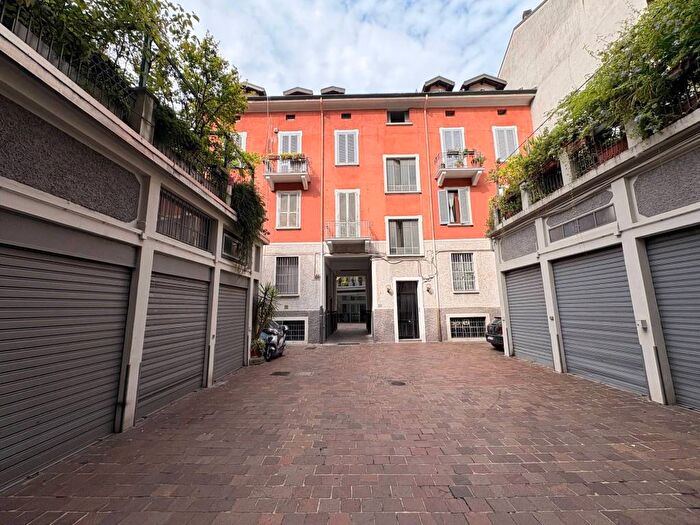 Appartamento trilocale in affitto in Via Pietro Maroncelli, Garibaldi Corso Como, Milano