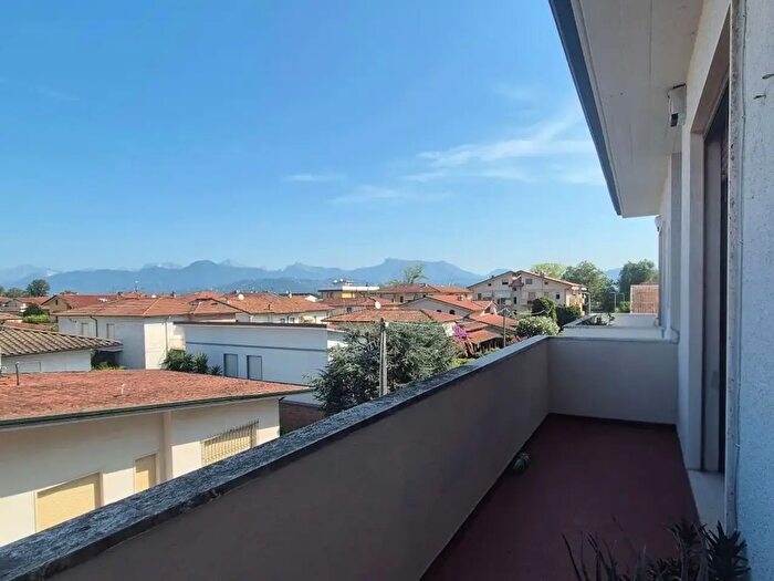 Appartamento quadrilocale in vendita in Viareggio