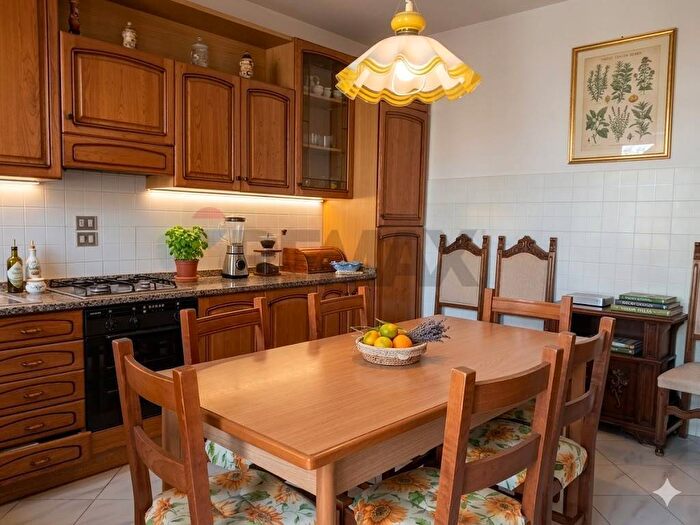 Appartamento quadrilocale in affitto in Via Catalogna, Castelfranco Di Sopra, Castelfranco Piandisco