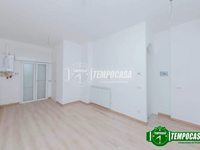 Casa bilocale in vendita in Via Nuova, Vernate