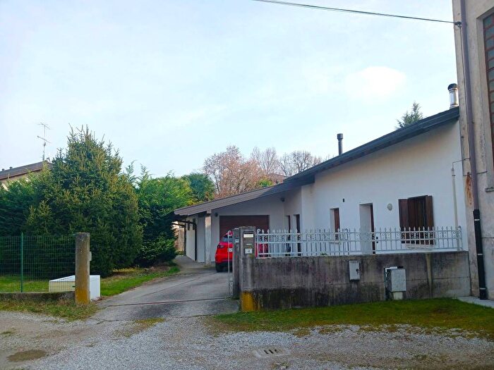 Casa con 6 locali in affitto in Via della Roggia, Centro, Spilimbergo