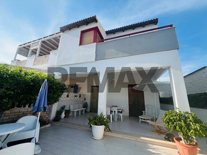 Casa con 11 locali in vendita in Via Veneto, Vittoria