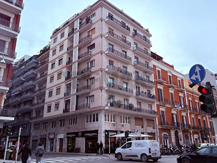 Appartamento trilocale in vendita in Via Quintino Sella, Bari