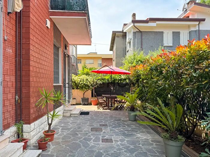Appartamento quadrilocale in vendita in Via del Giglio, Rimini