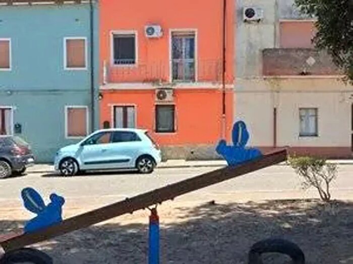 Appartamento con 6 locali in vendita in Piazza Pietro Nenni, Villamassargia