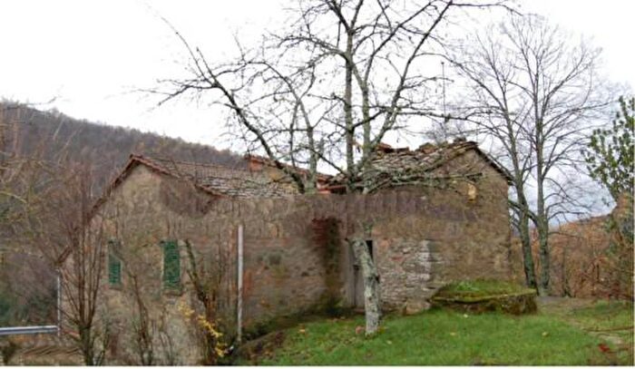 Appartamento trilocale in vendita in Strada Comunale della Ropa, Pratovecchio Stia