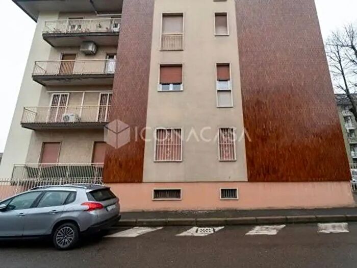 Appartamento trilocale in vendita in Via Luigi Cadorna, San Giorgio Su Legnano