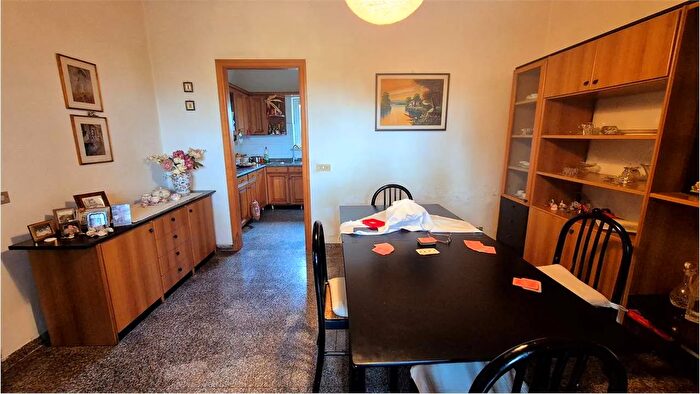 Appartamento trilocale in vendita in Luni