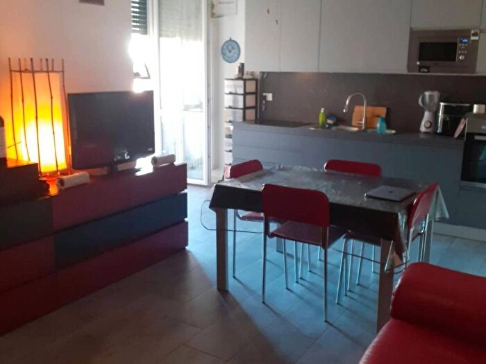 Appartamento trilocale in affitto in Via Amedeo Carisio, Zona Fiera, Verona