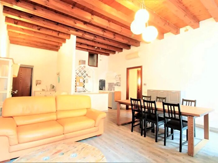 Appartamento trilocale in affitto in Verona