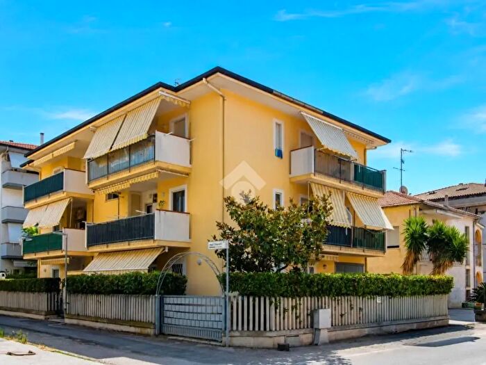 Appartamento trilocale in vendita in Via degli Oleandri, Alba Adriatica