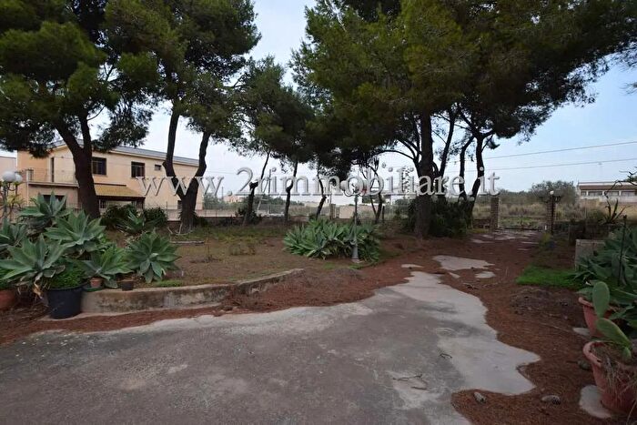 Casa con 6 locali in vendita in Viale Africa, Mazara Del Vallo