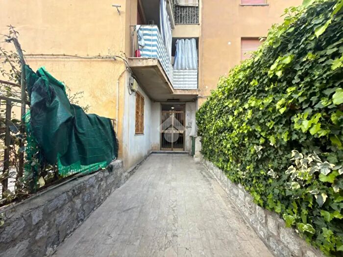 Appartamento trilocale in vendita in Via Pergusa, Palermo