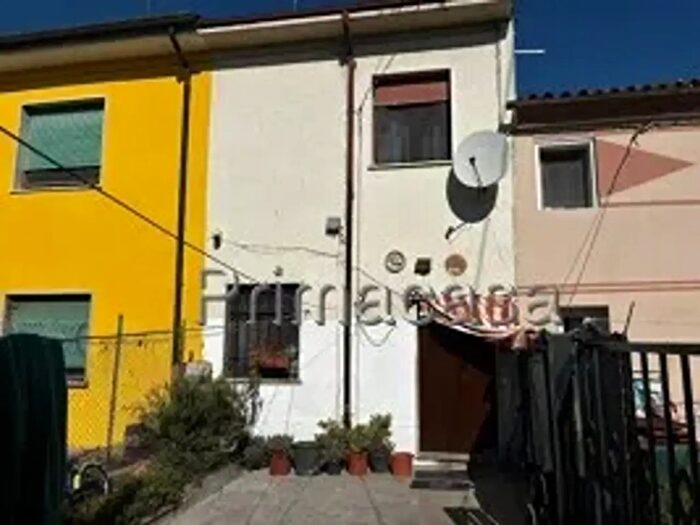 Casa con 5 locali in vendita in Via Cason a, Ronco All'Adige