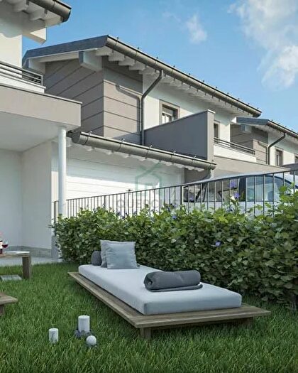 Casa con 7 locali in vendita in Via delle Terme, Caldiero