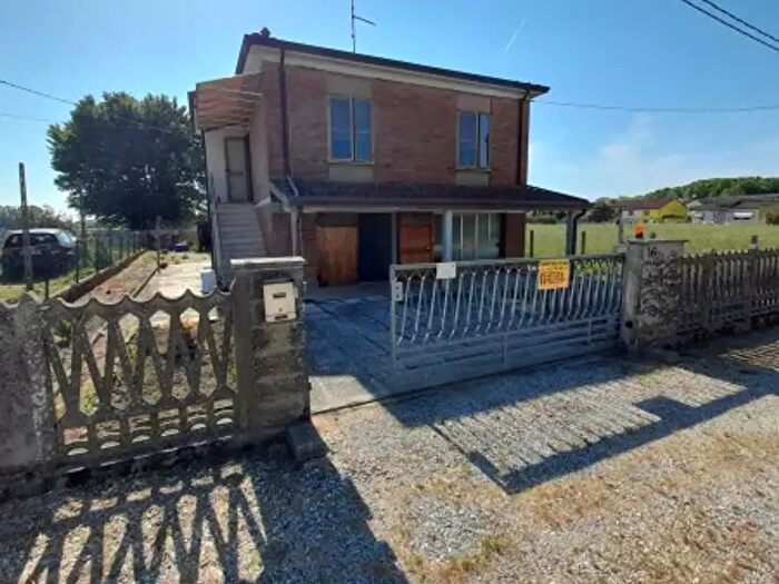 Casa con 6 locali in vendita in Via Recchi, Riva del Po