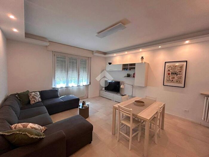 Appartamento quadrilocale in affitto in Desenzano Centro, Desenzano del Garda