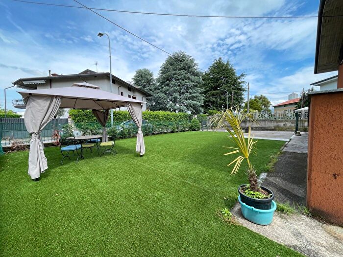 Case in Vendita e in Affitto - 2