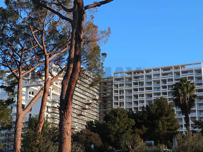 Appartamento con 5 locali in vendita in Via Amendola, Bari